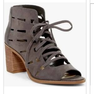 Vince Camuto Tress 8m worn once